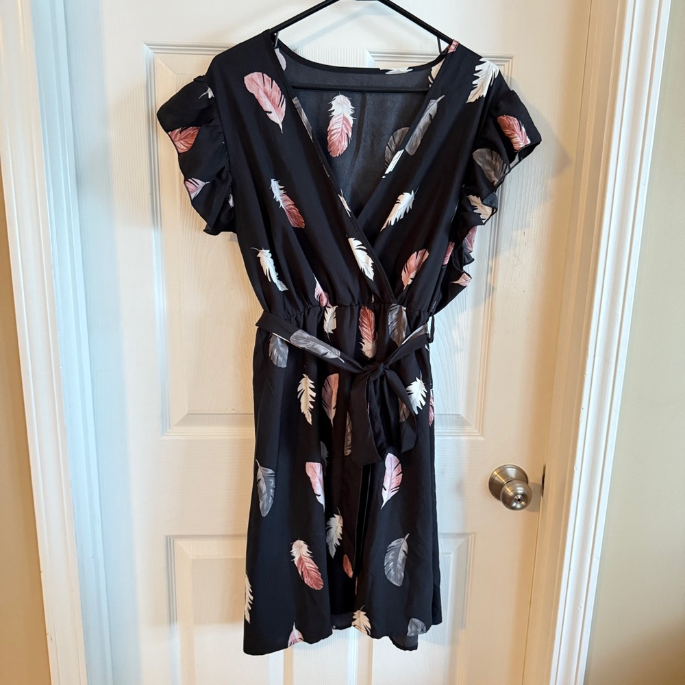 SHEIN Black Feather Print Wrap Dress – Size 2XL with Removable Tie Belt